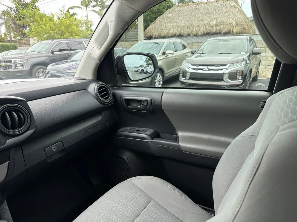 Used 2019 White Toyota SR image 11