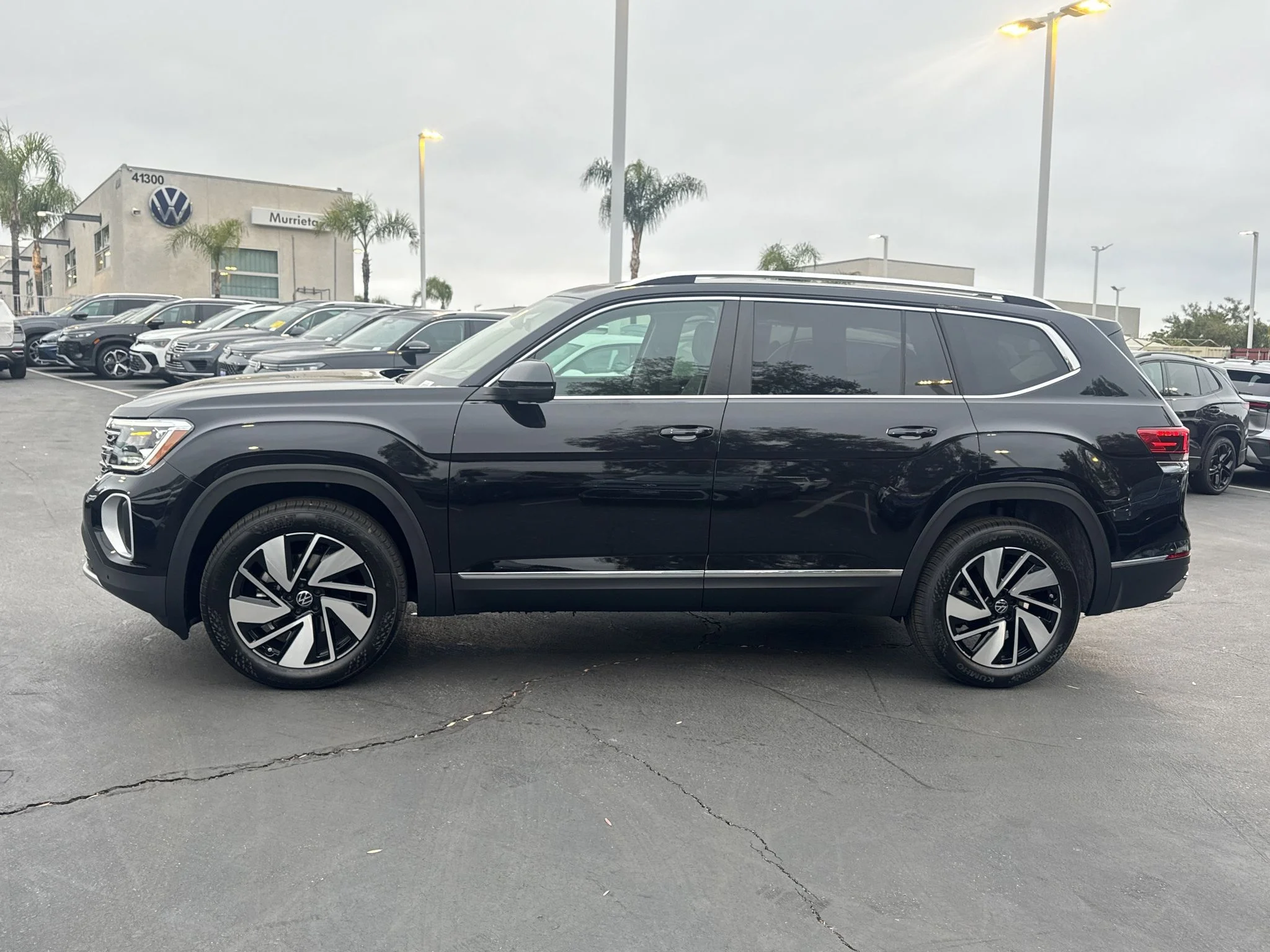 New 2026 Deep Black Pearl Volkswagen 2.0T SEL image 4