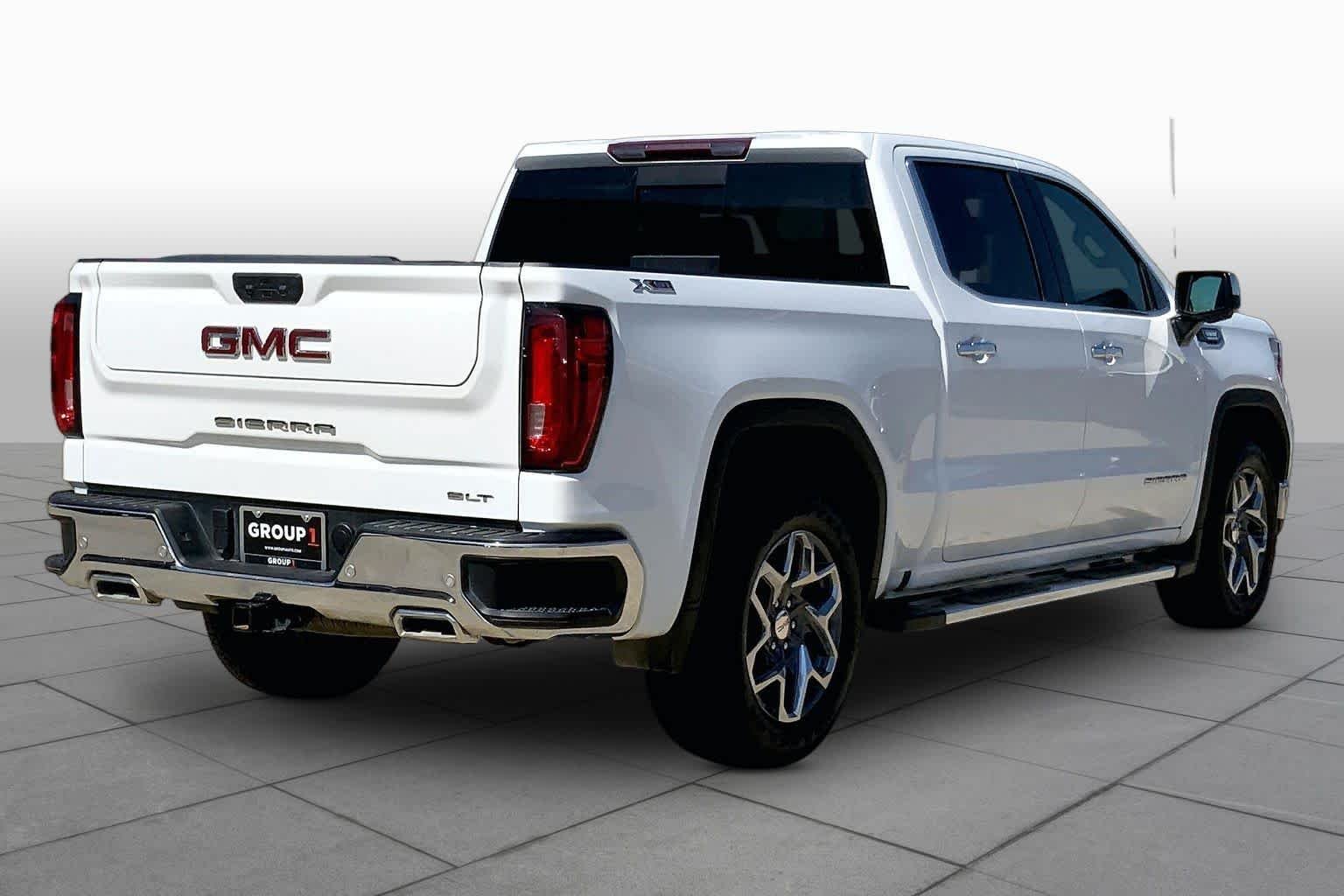 Used 2025 Summit White GMC SLT image 13