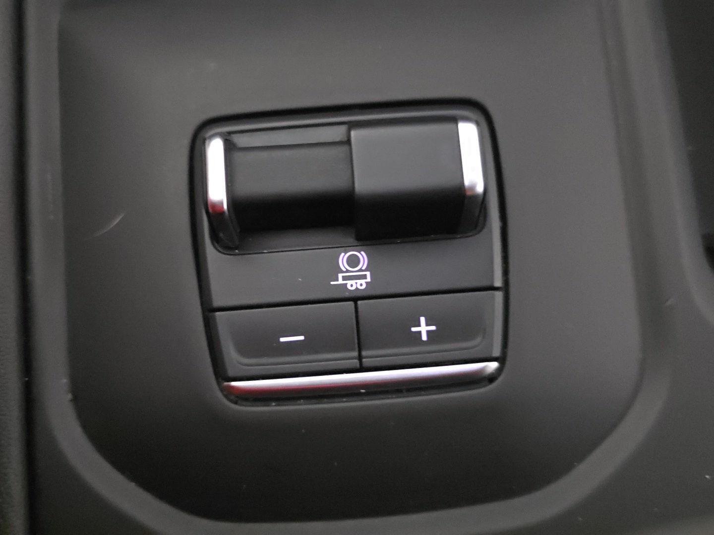 Used 2025 Onyx Black GMC Denali image 21