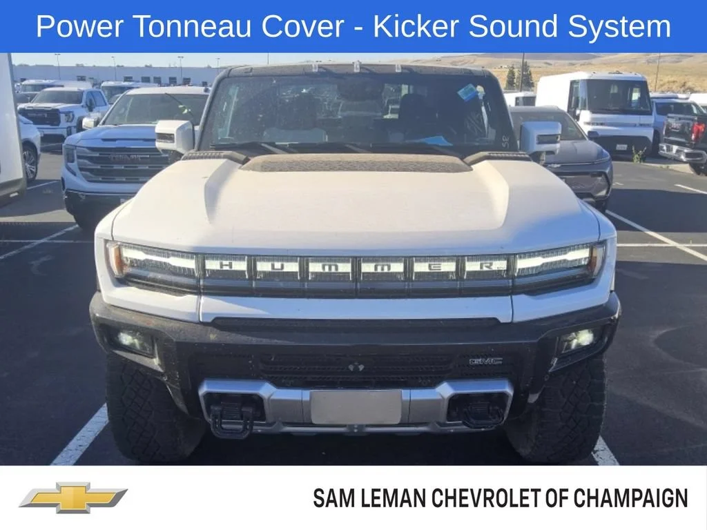 Used 2023 INTERSTELLAR WHITE GMC 3X image 4