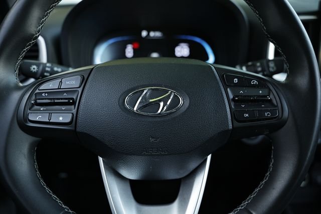 Used 2025 Shimmering Silver Hyundai SEL image 33