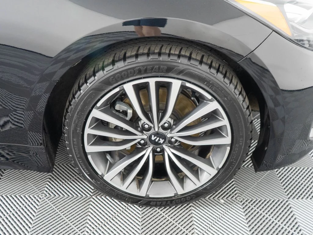 Used 2018 Black Kia Premium image 32