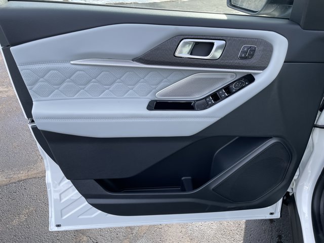 New 2026 Star White Metallic Tri-Coat Ford Platinum™ image 13