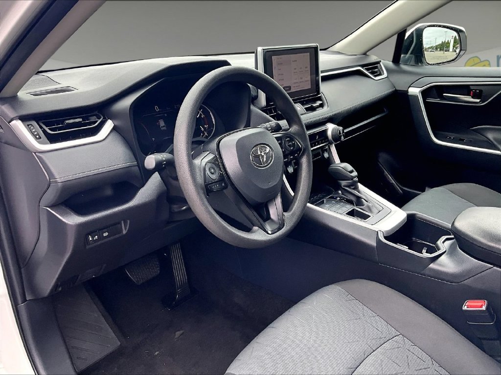Used 2025 White Toyota XLE image 8