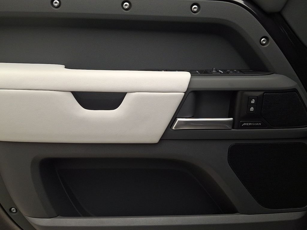 New 2026 Carpathian Grey Land Rover S image 9