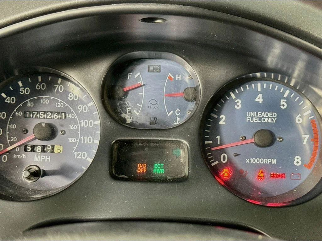 Used 1997  Toyota Base image 14