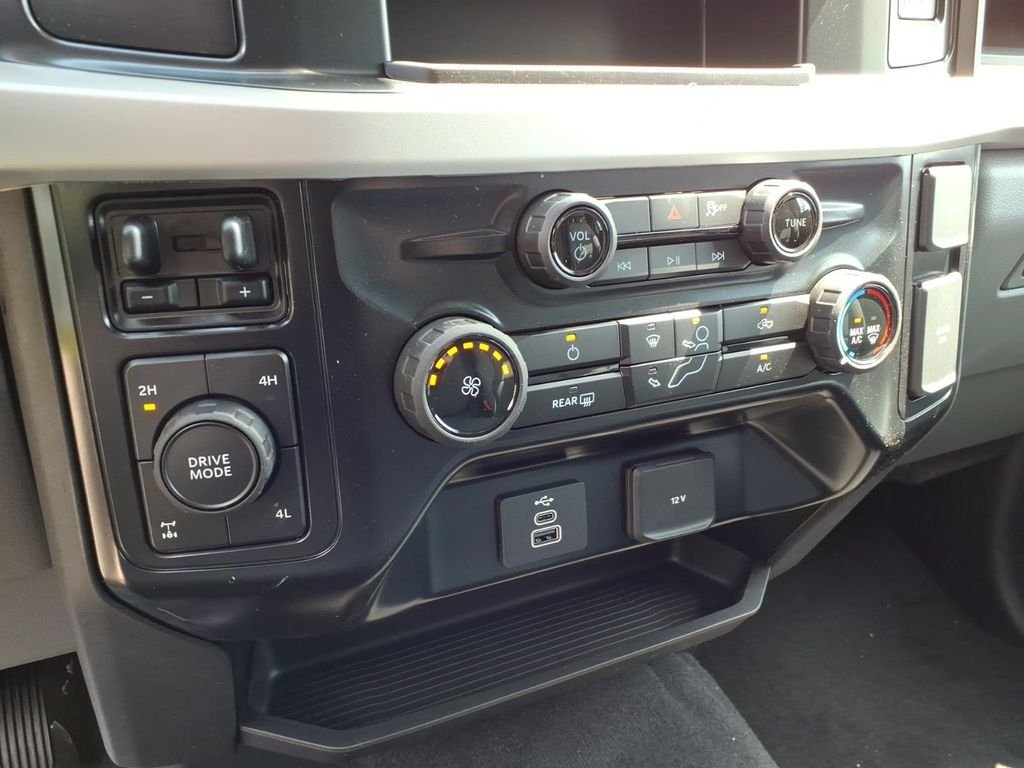 New 2026 Carbonized Gray Metallic Ford F-350® XLT image 20
