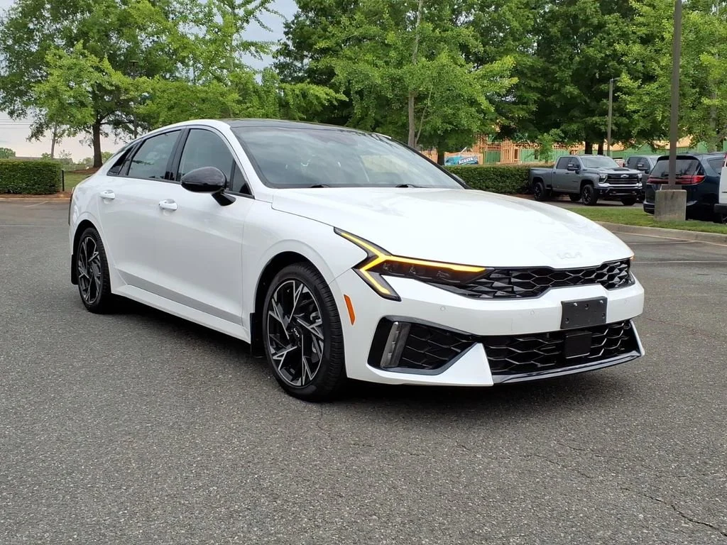 2025 Kia Optima GT-Line AWD's photo