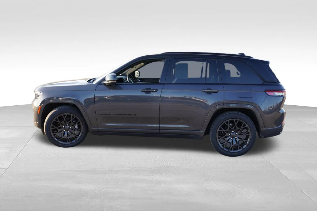 Certified Used 2025 Gray Jeep Summit image 10