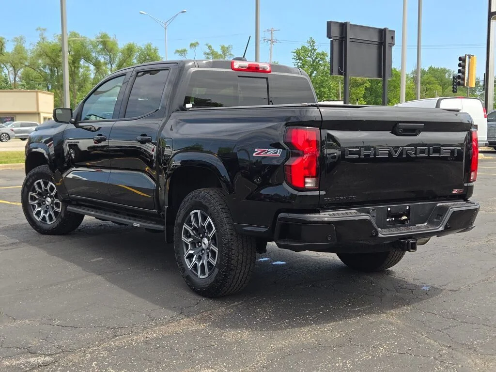 Used 2024 Black Chevrolet Z71 image 14
