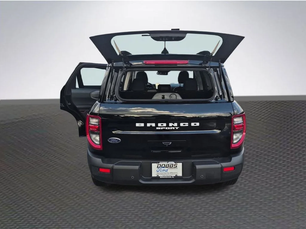 New 2025 Shadow Black Ford Outer Banks® image 18
