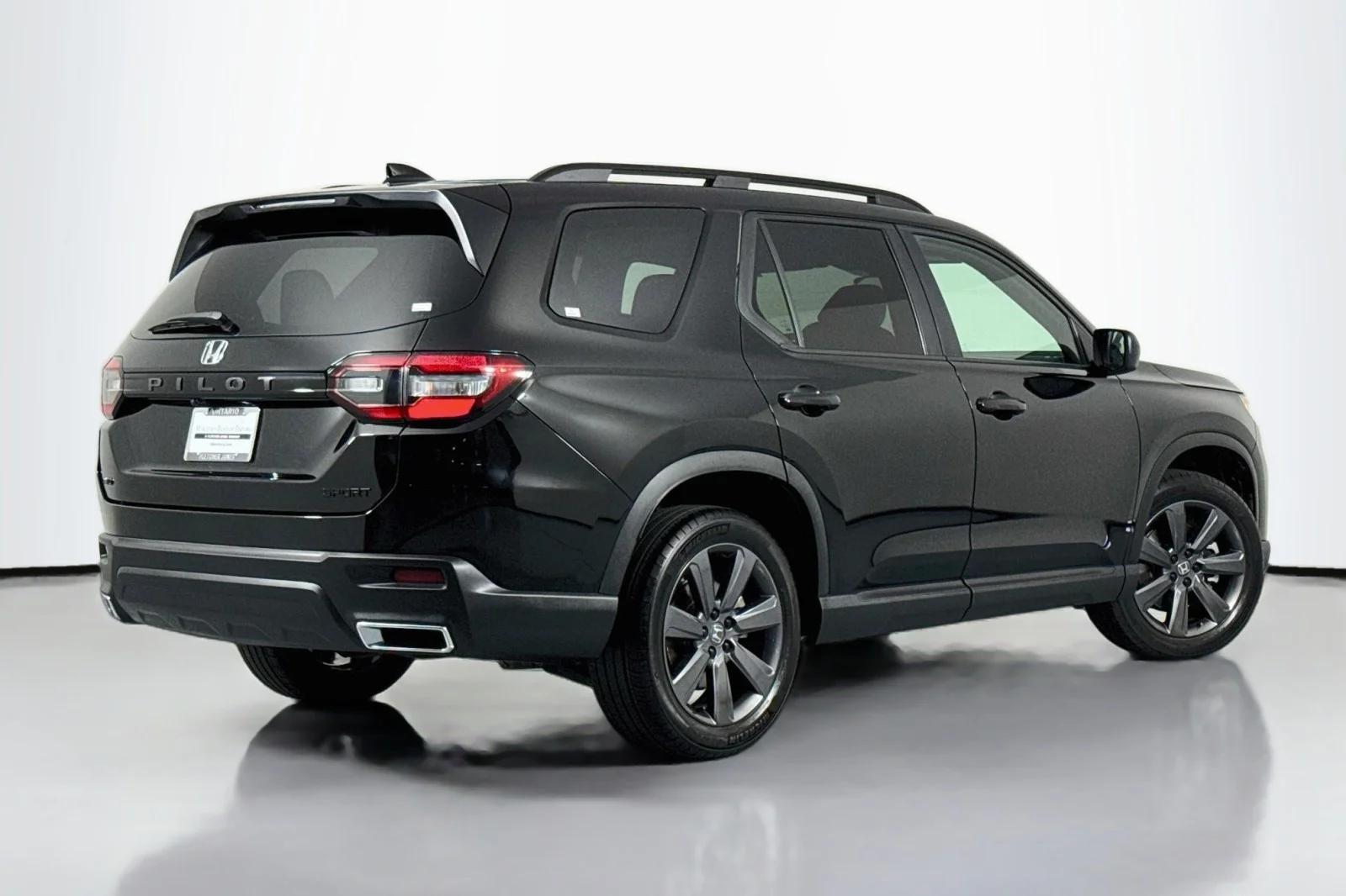 Used 2024 CRYSTAL BLACK Honda Sport AWD image 13