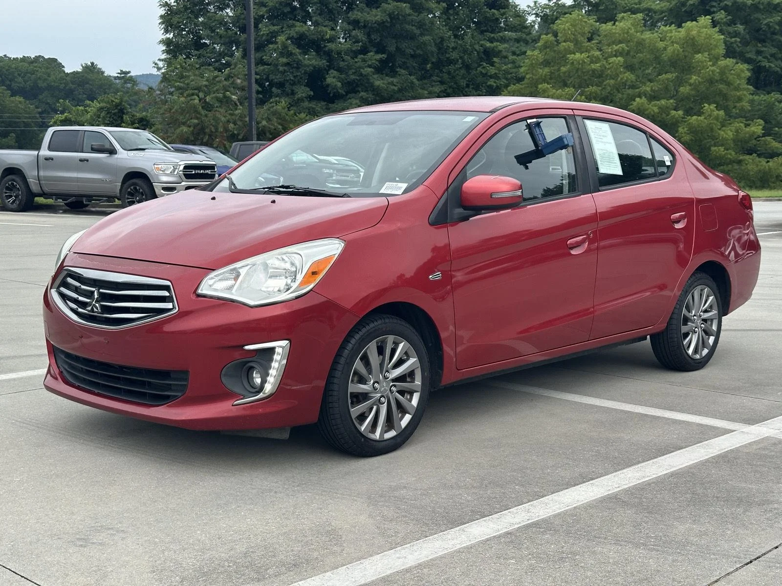 Used 2018 Infrared Mitsubishi SE image 3