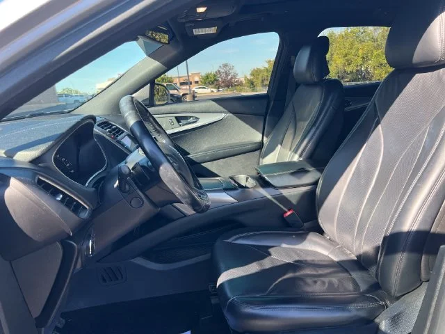 Used 2017 Silver Lincoln Reserve image 19