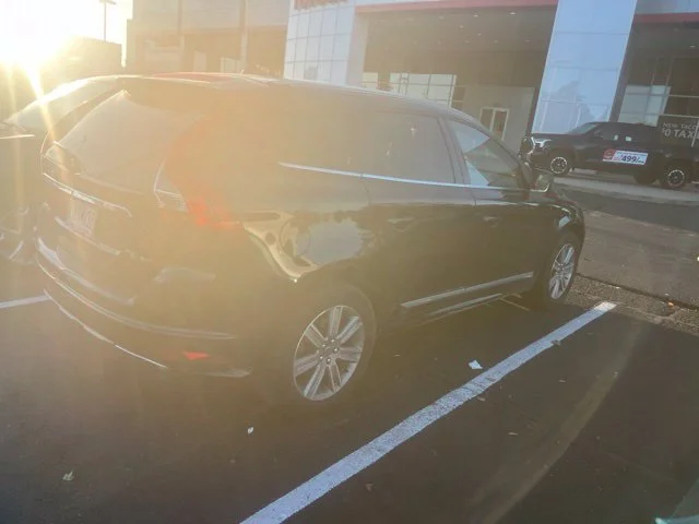 Used 2016 Blue Volvo T6 Drive-E image 6