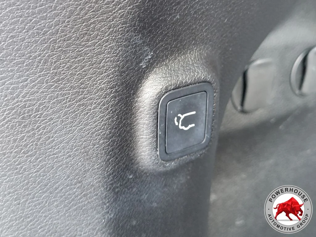 Used 2022 White Jeep Latitude Lux image 15