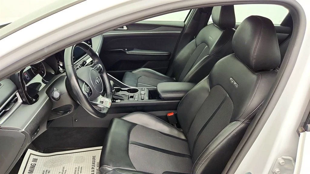 Used 2021 Glacial White Pearl Kia GT-Line Automatic AWD image 11