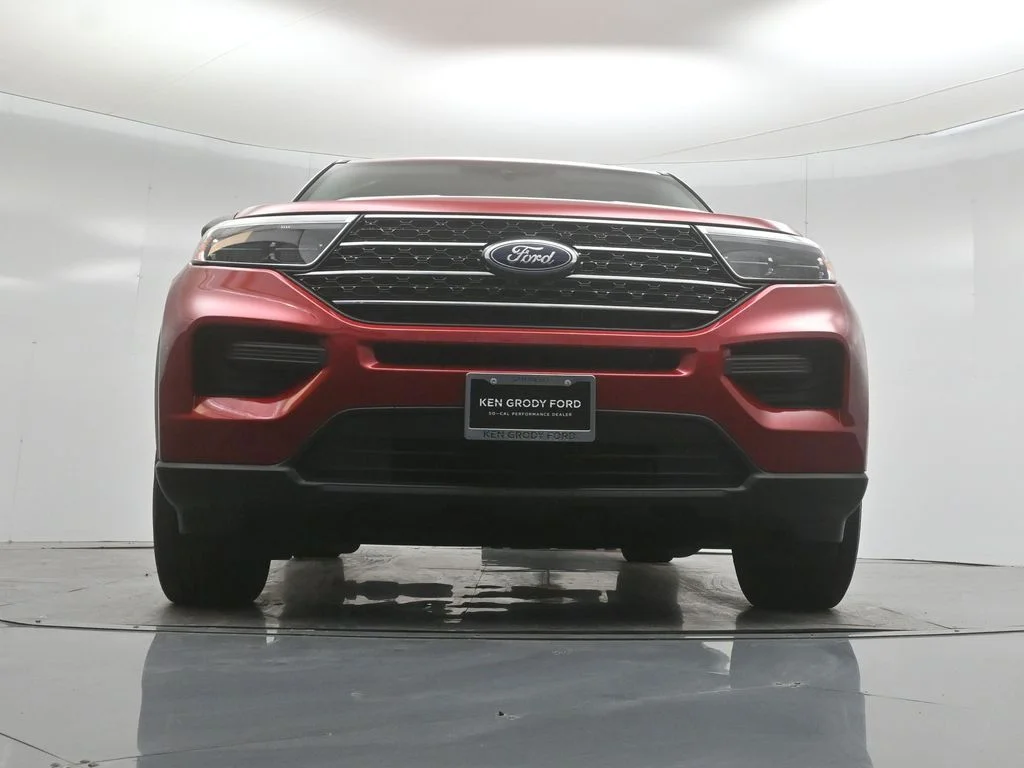 Used 2023 Red Ford XLT image 43