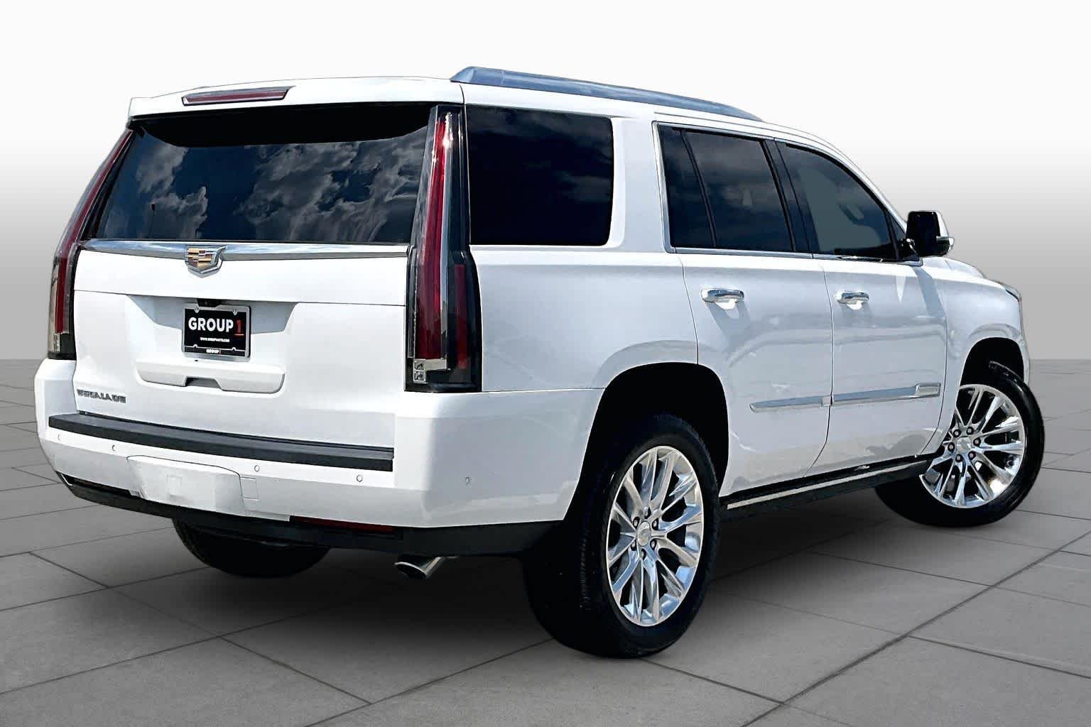 Used 2020 Crystal White Tricoat Cadillac Platinum image 13