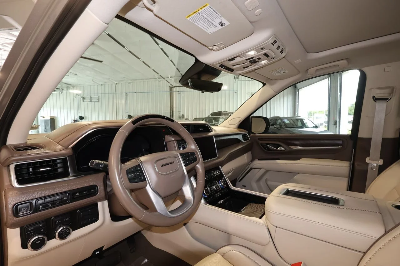 2023 GMC Yukon Denali - Photo 9