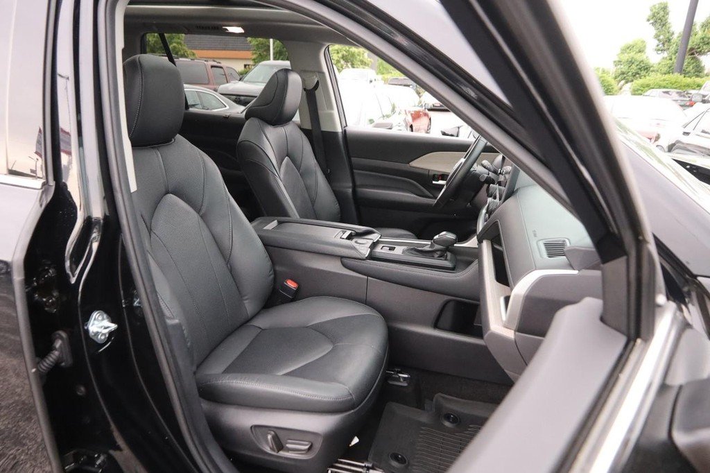 Certified Used 2025 Midnight Black Metallic Toyota Hybrid Limited AWD (Natl) image 31
