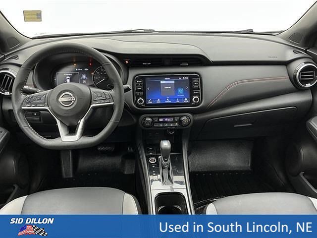 Used 2022 Aspen White Tricoat/Super Black Nissan SR image 19