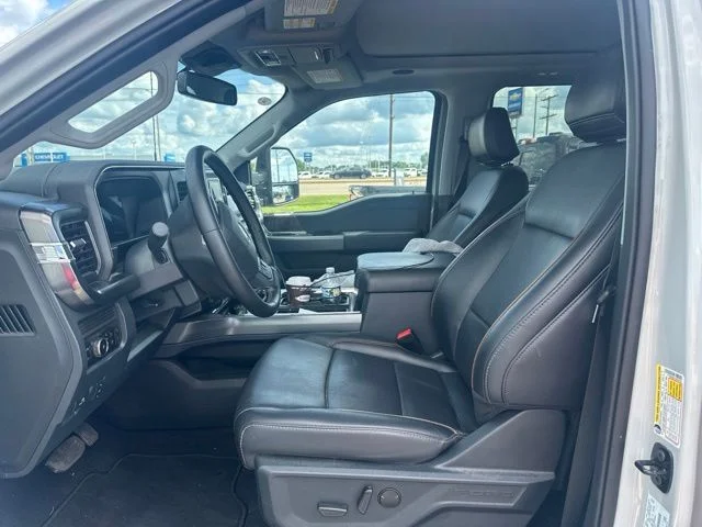 Used 2025 Avalanche Ford Lariat image 6