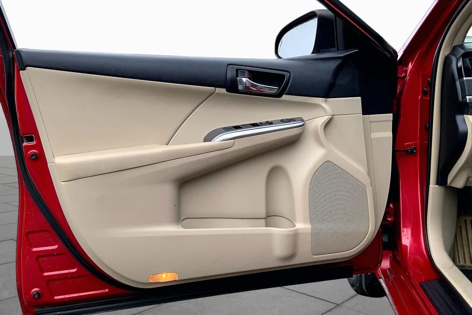 Used 2013 Barcelona Red Metallic Toyota LE image 22