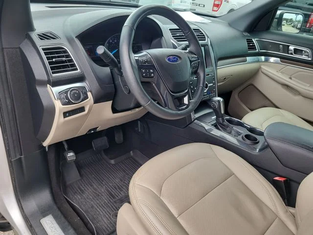 Used 2018 Silver Ford Limited image 22