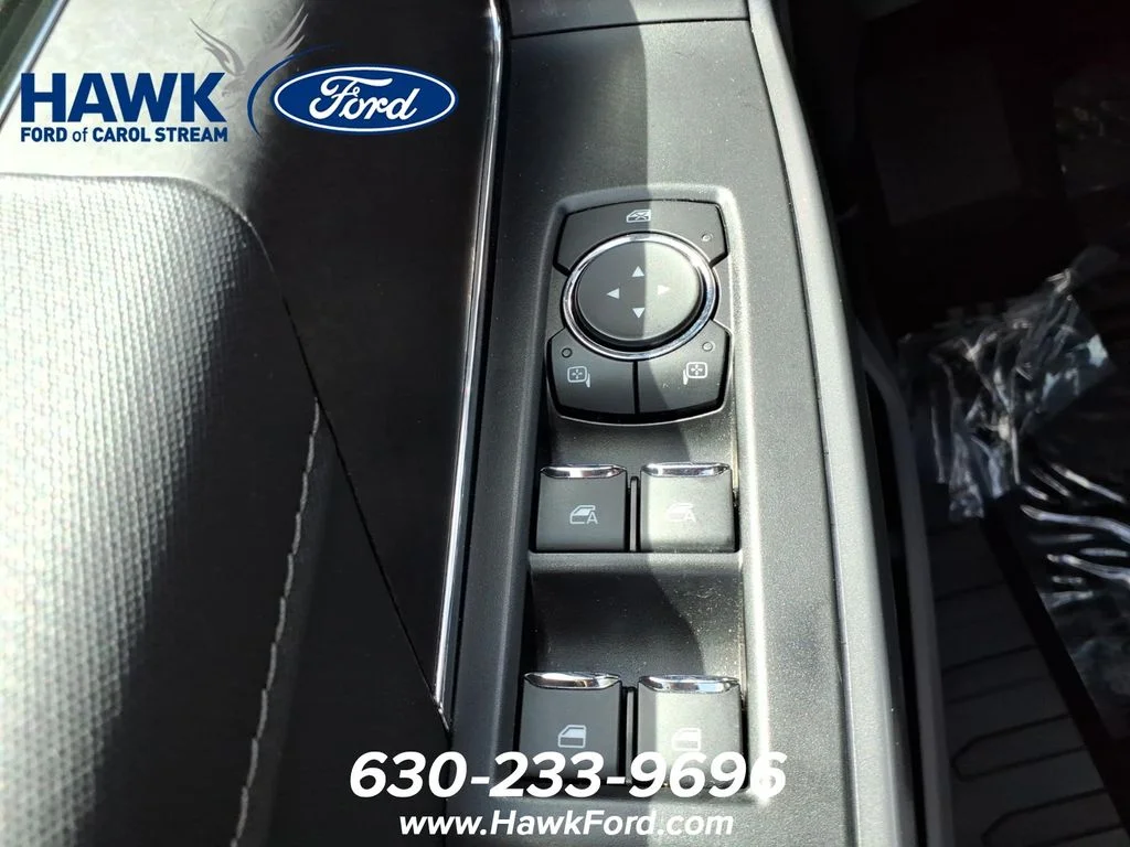 Certified Used 2025 Oxford White Ford XLT image 16
