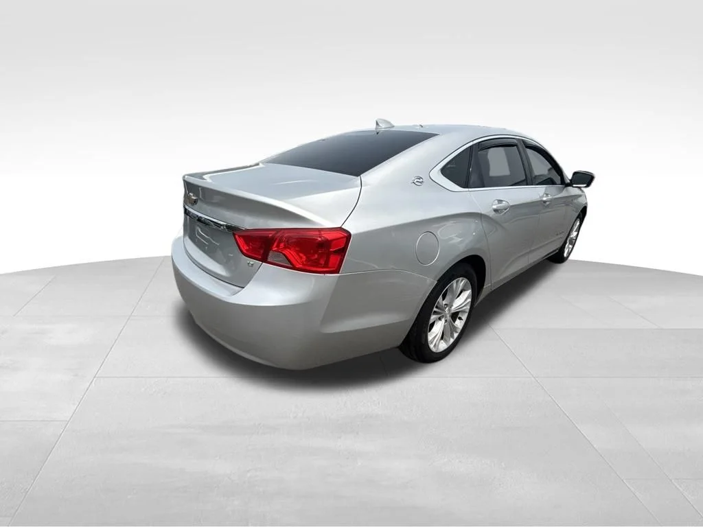 Used 2015 Silver Chevrolet LT image 8