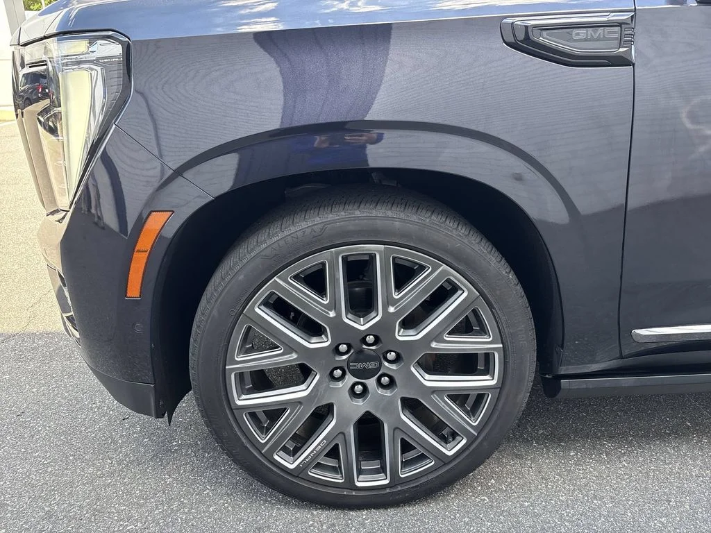 Used 2025 Silver GMC Denali Ultimate image 19