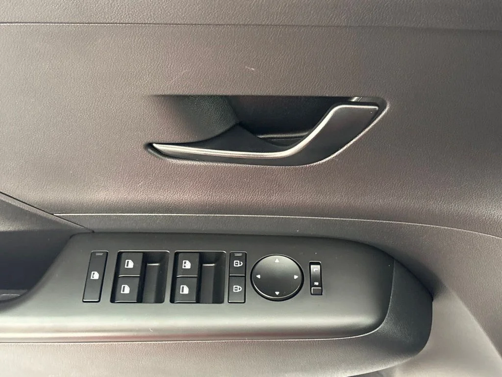 Used 2024 Gray Hyundai SEL image 23
