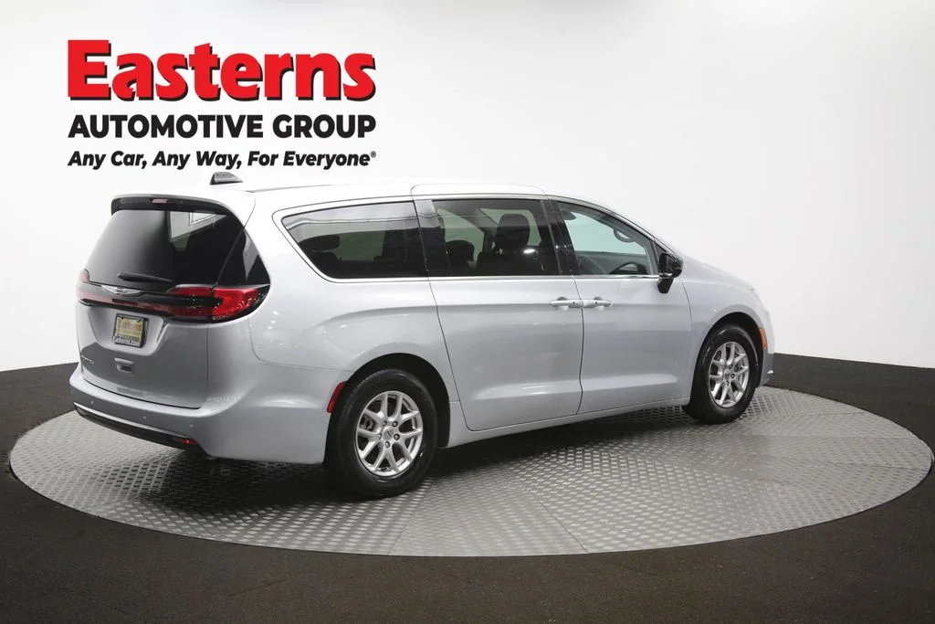 Used 2024 Silver Chrysler Touring L image 43
