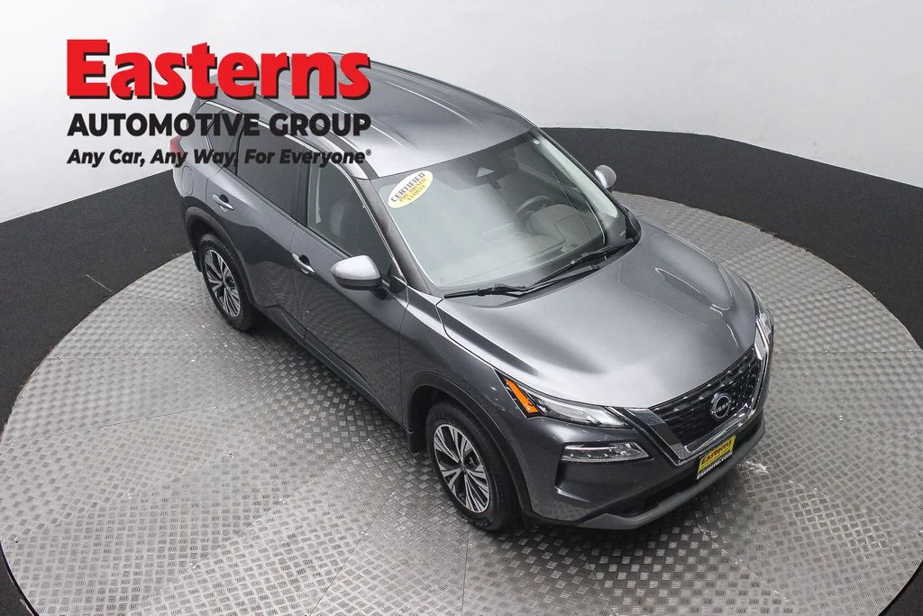 Used 2023 Gray Nissan SV image 3