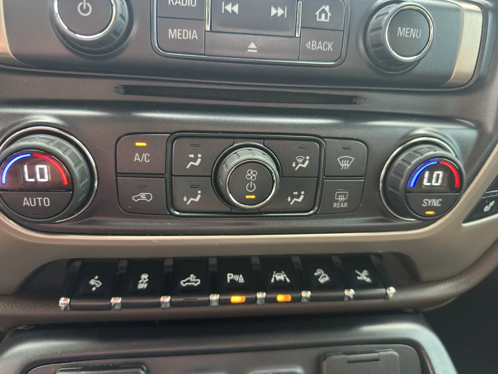 Used 2017 Onyx Black GMC Denali image 25