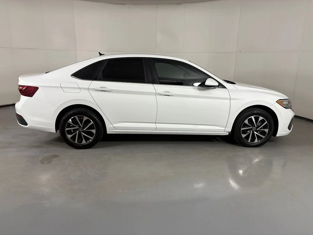 Used 2022  Volkswagen 1.5T S image 9