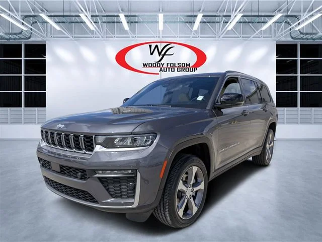 New 2026 Baltic Gray Metallic Clear-Coat Exterior Paint Jeep Limited image 7