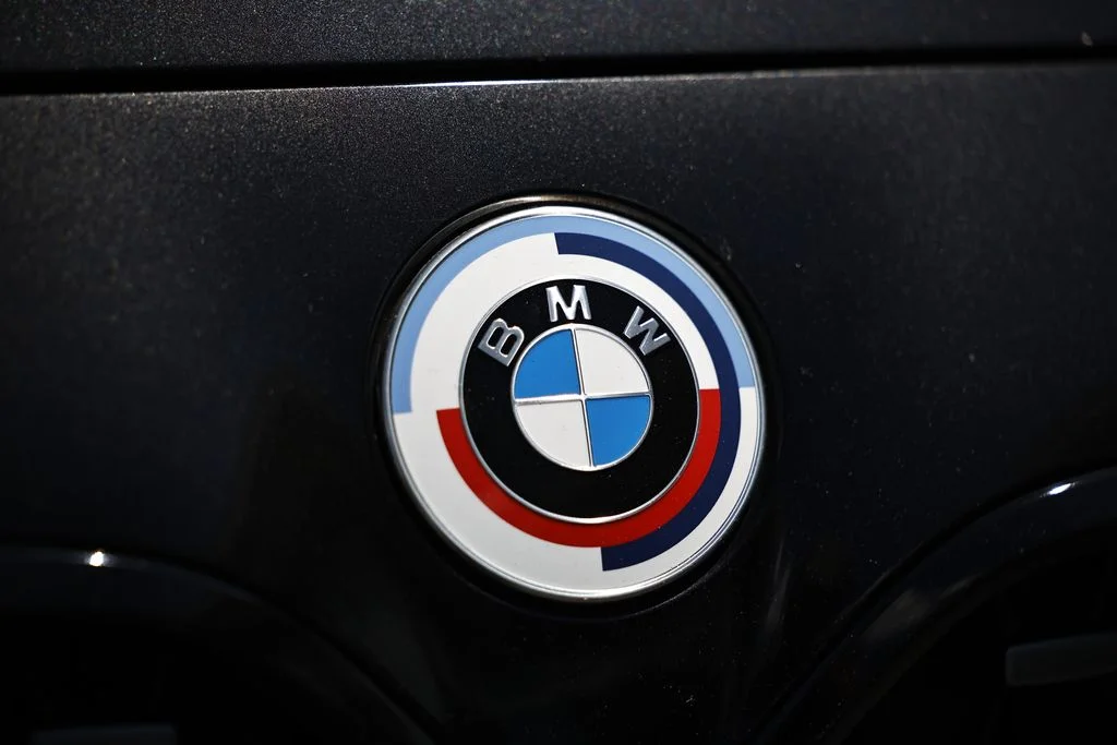 Used 2023 Black Sapphire Metallic BMW M440i xDrive image 2
