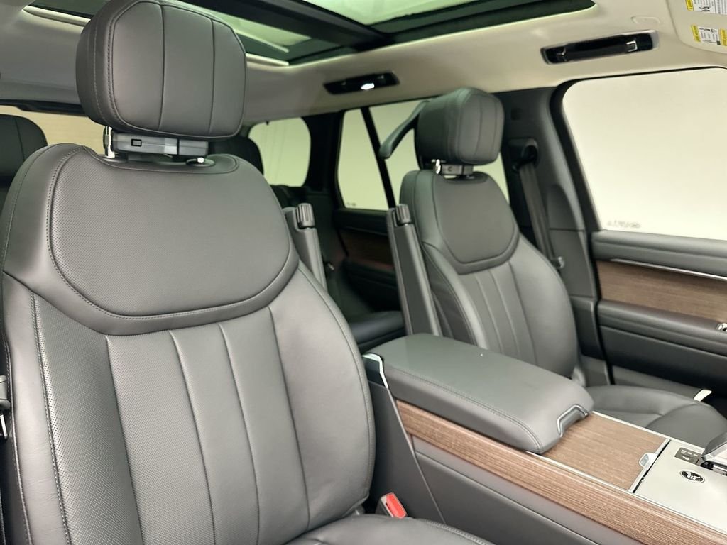 2026 Land Rover Range Rover SE - Photo 6