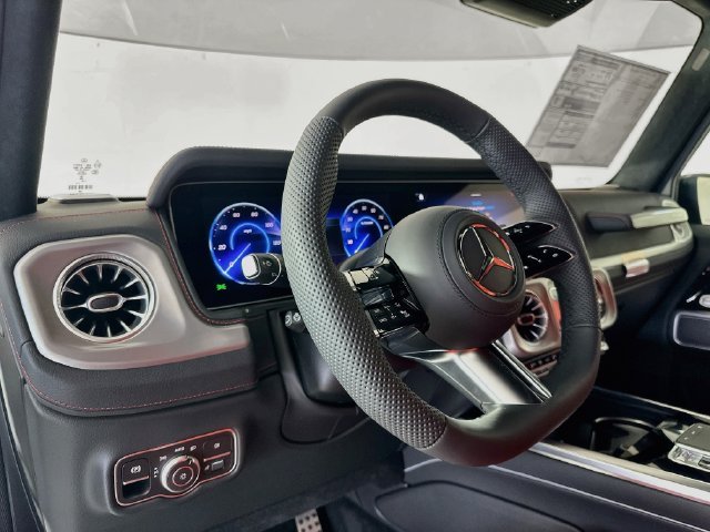 New 2027 MANUFAKTUR Night Black Magno Mercedes-Benz G 580 image 9