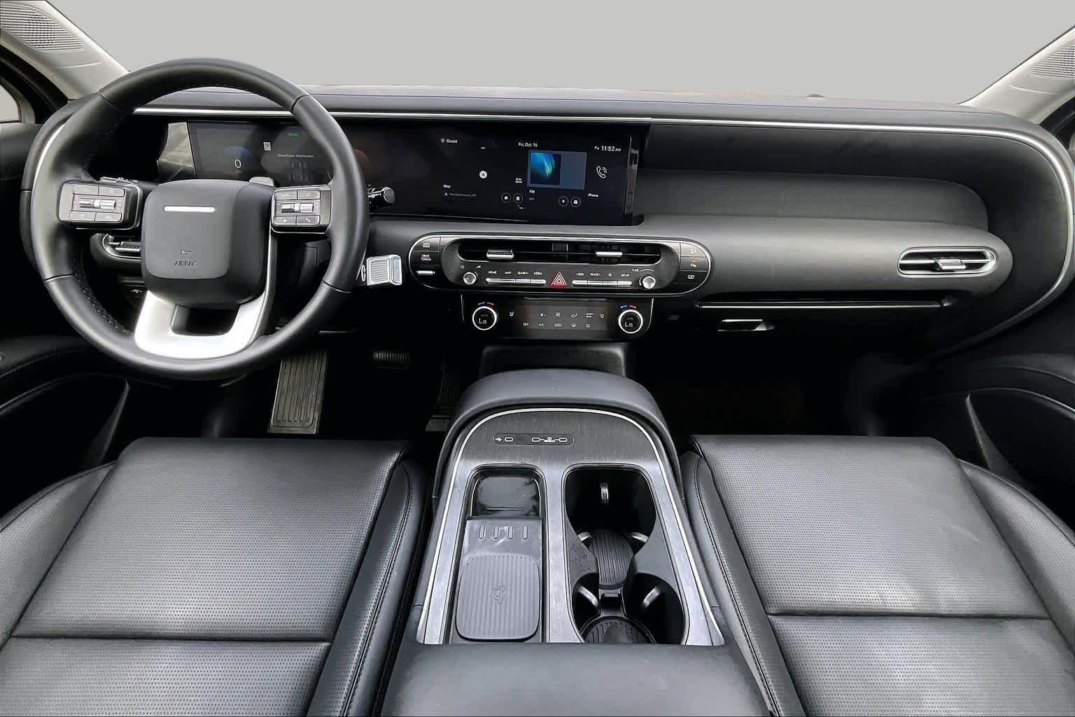 Used 2026 Abyss Black Pearl Hyundai SEL 7P image 16