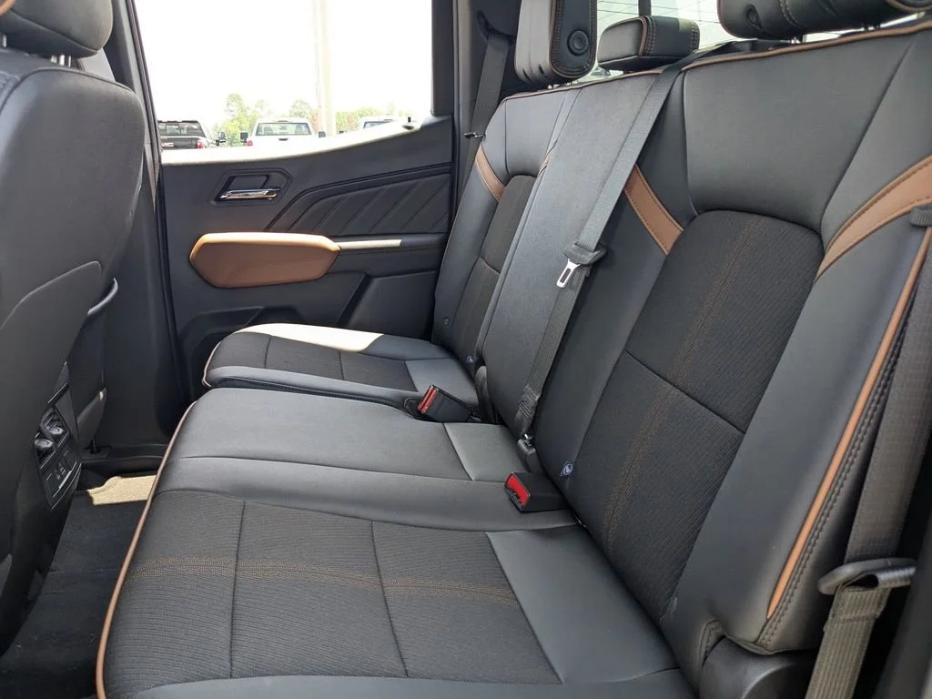 2025 GMC Canyon AT4 - Photo 13