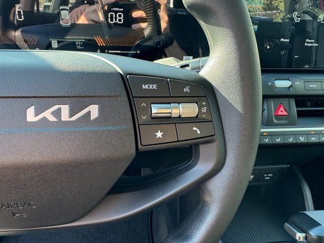 New 2025 Currant Red Kia LXS image 28