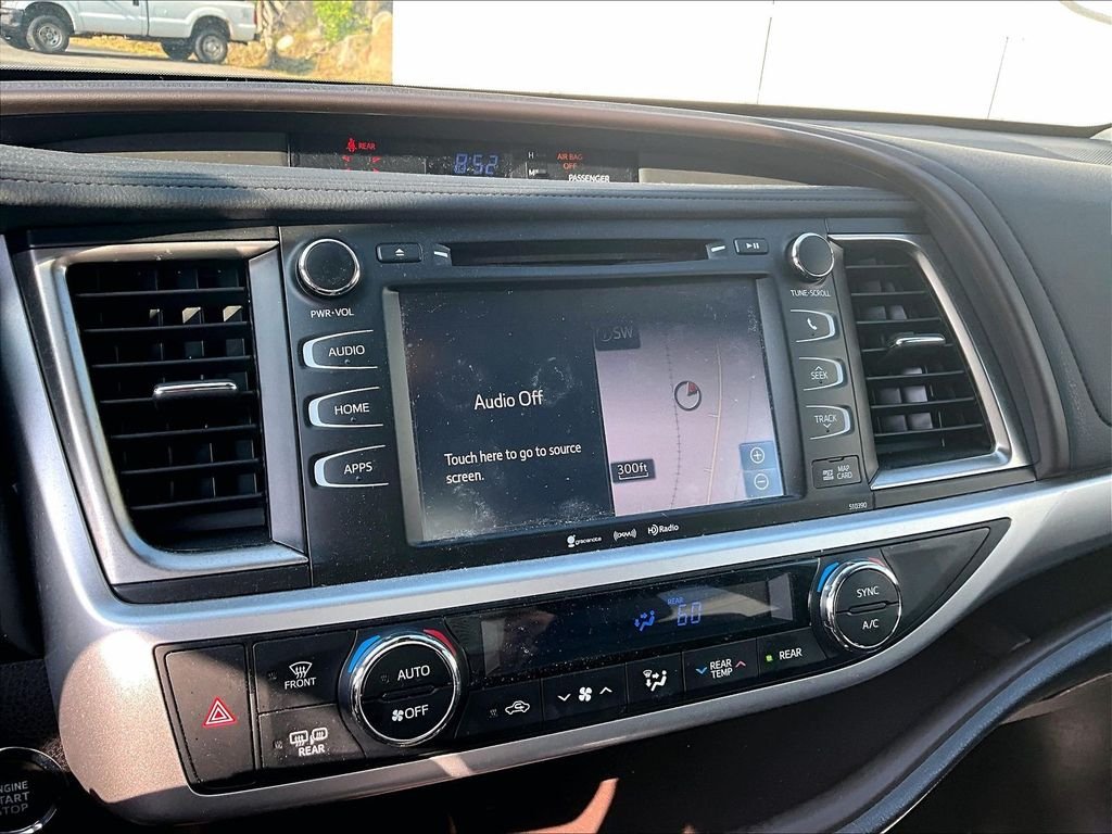 Used 2019 Celestial Silver Metallic Toyota XLE image 18
