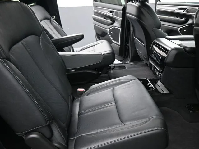 New 2026 High Gloss Black Exterior Paint Jeep Limited Reserve image 24