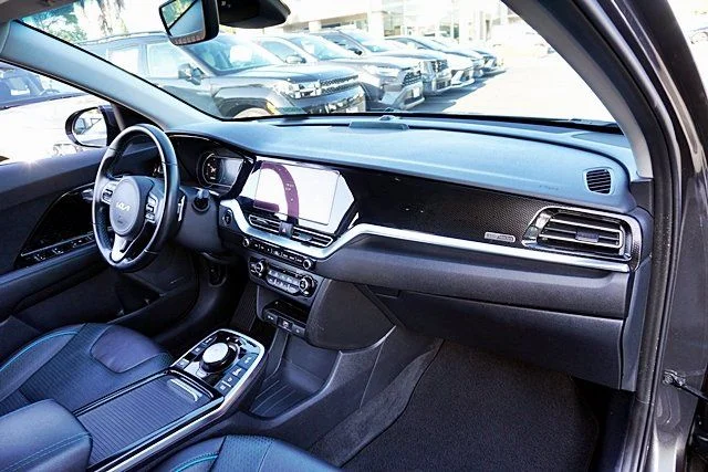 Used 2022 Gray Kia EX Premium image 10