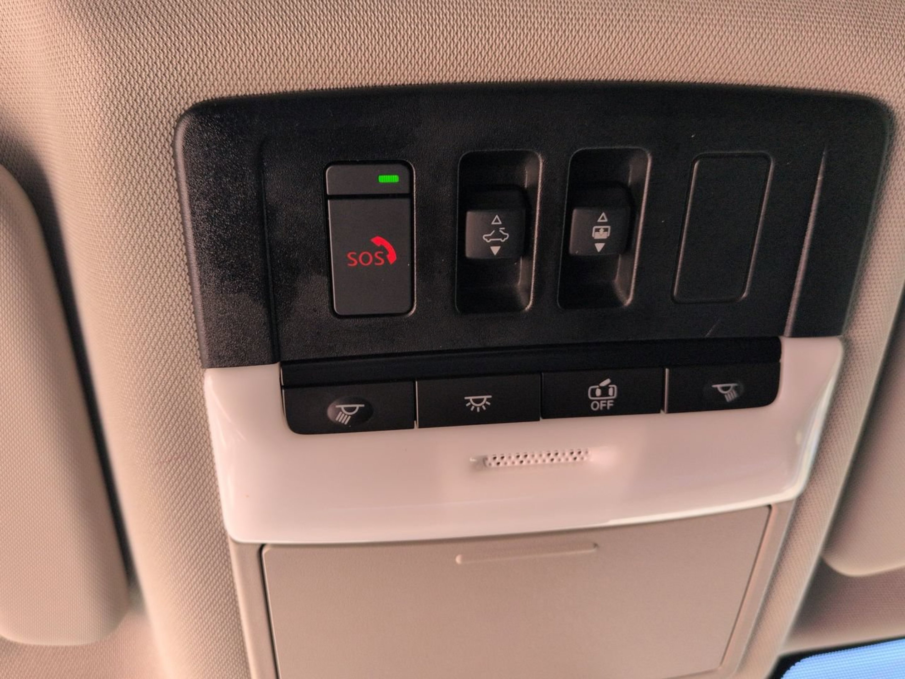 Used 2023 Pearl White Tricoat Nissan SV image 20