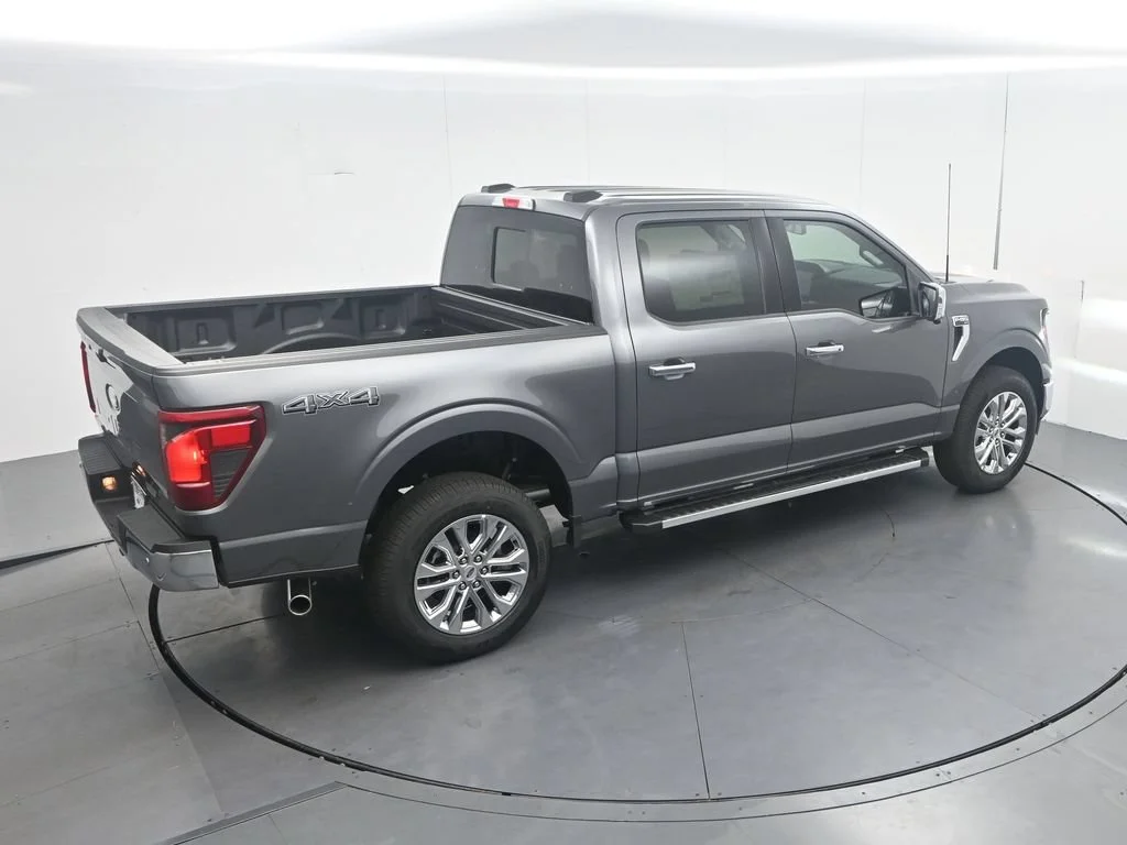 New 2026 Carbonized Gray Metallic Ford XLT image 42